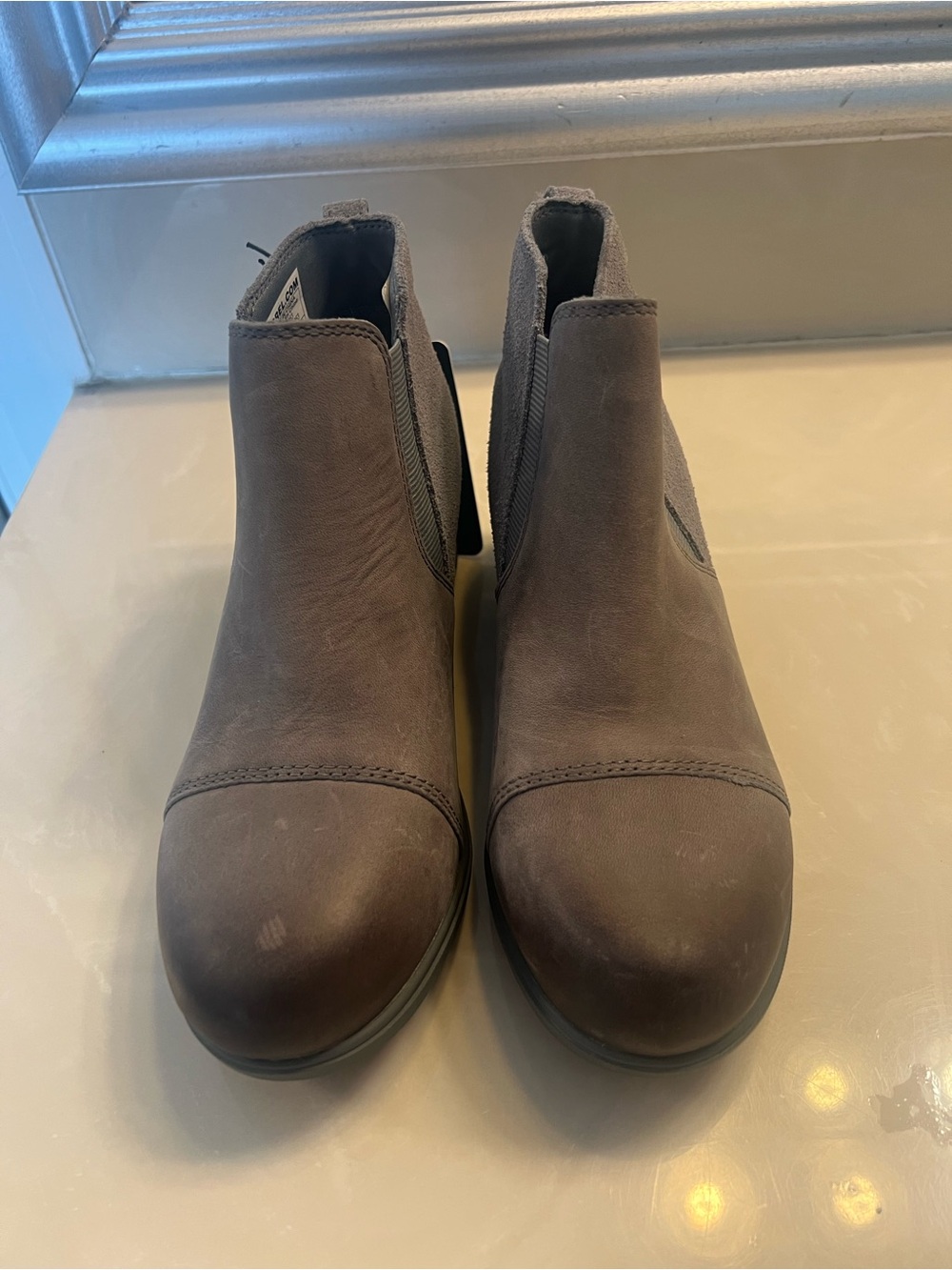 NWT Sorel Chelsea waterproof boots size 6 beige:gray